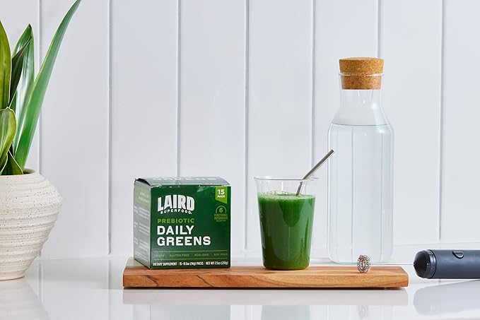 Laird Superfood Prebiotic Daily Greens Powder - Pack of 15 Single Serve Sachets - Essential Vitamins & Minerals - Fiber, Adaptogen & Fruits, Vegetables – Supports Gut Health – Non-GMO, Vegan